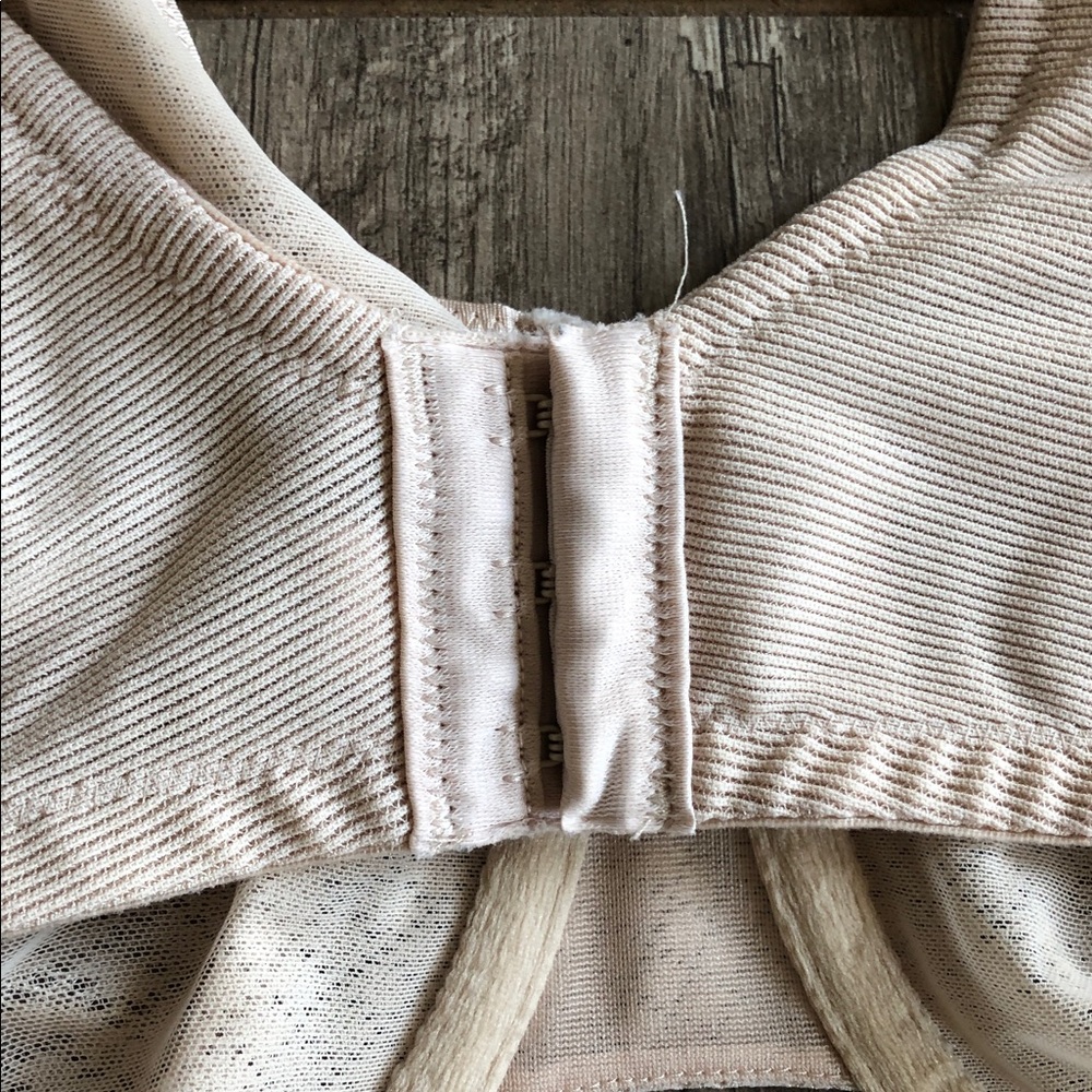 Wacoal Visual Effects Minimizer Nude Bra 40DDD - Picture 7 of 7